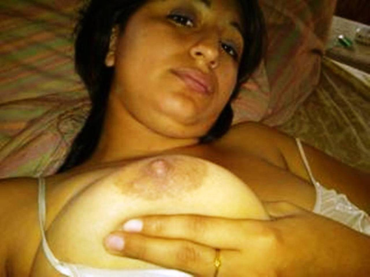 Léche moi mes gros seins